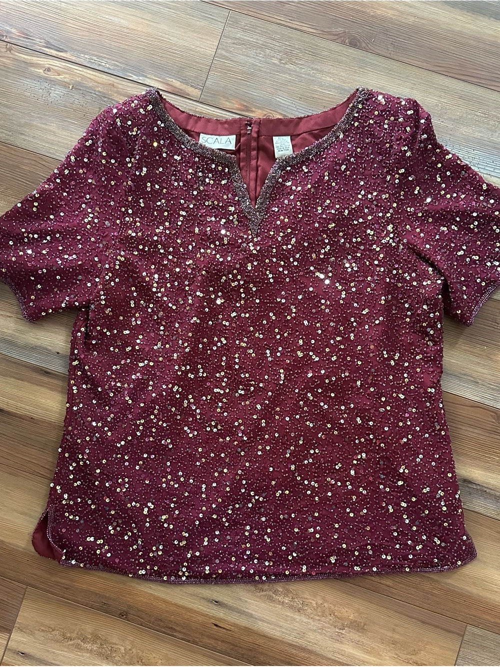 Vintage SCALA 1X Burgundy Silk Beaded Sequin V-Neck Short Sleeve Zip Back Blouse
